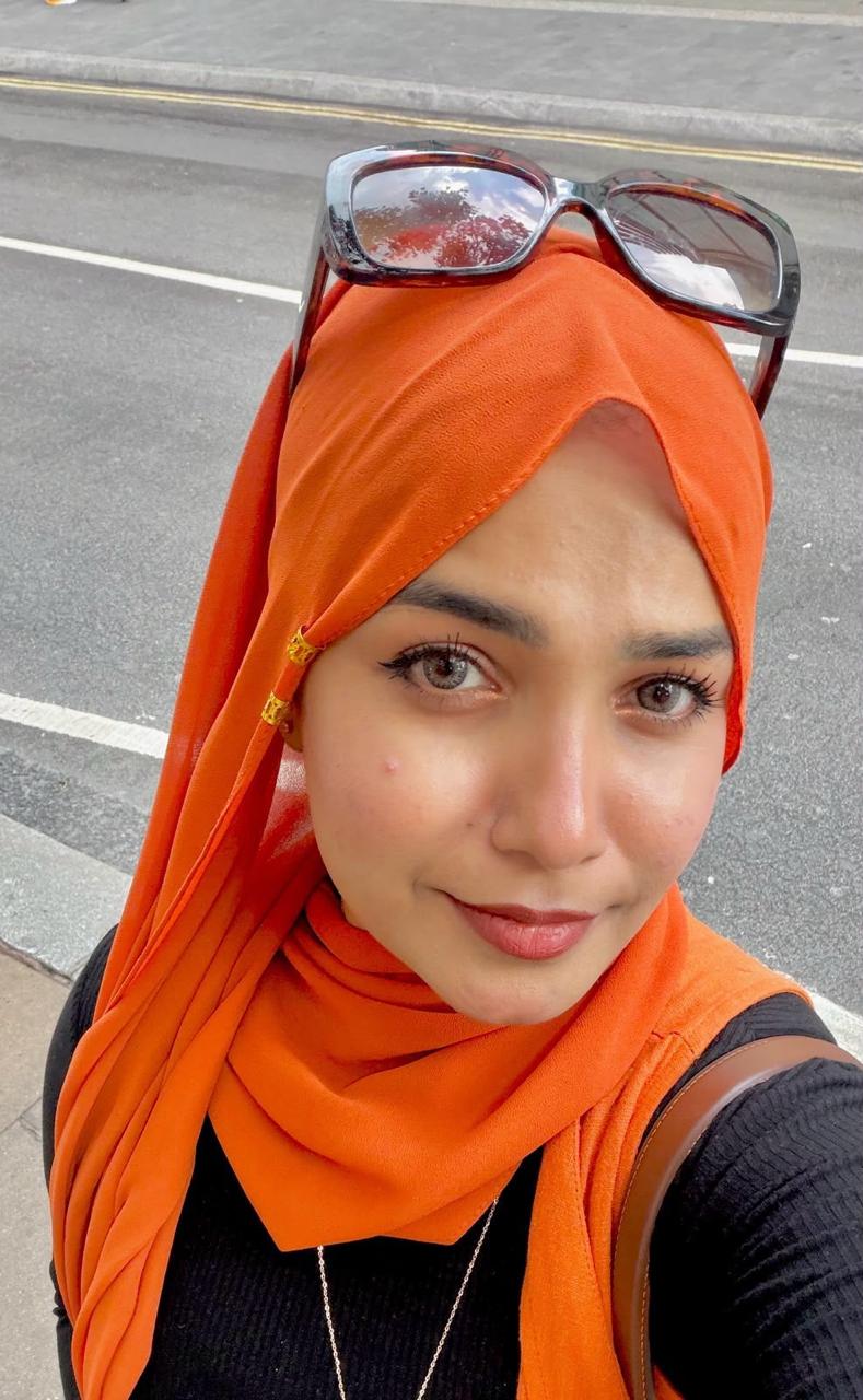 Golden hijab styling clips