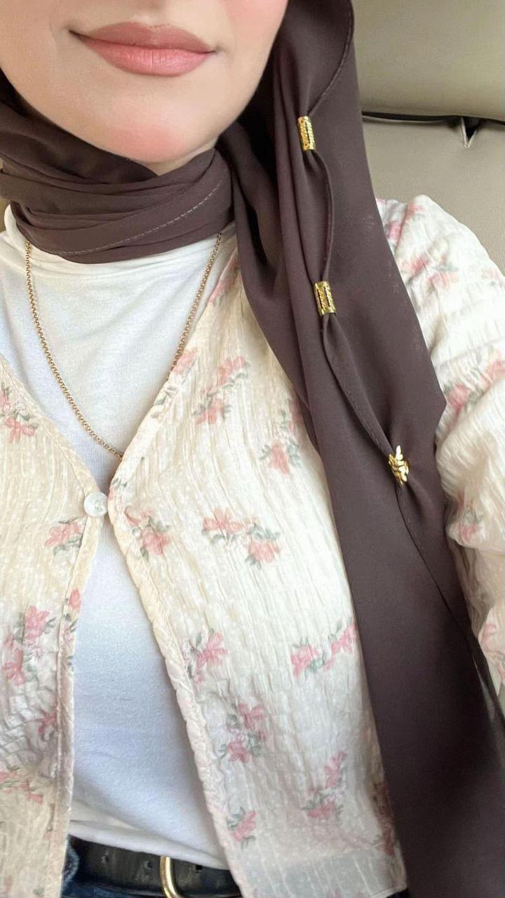 Golden hijab styling clips